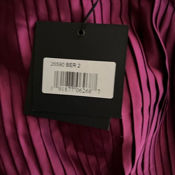 Mac Duggal Long Sleeve pleated high neck Gown 2 Berry Color NWT - Picture 7 of 7